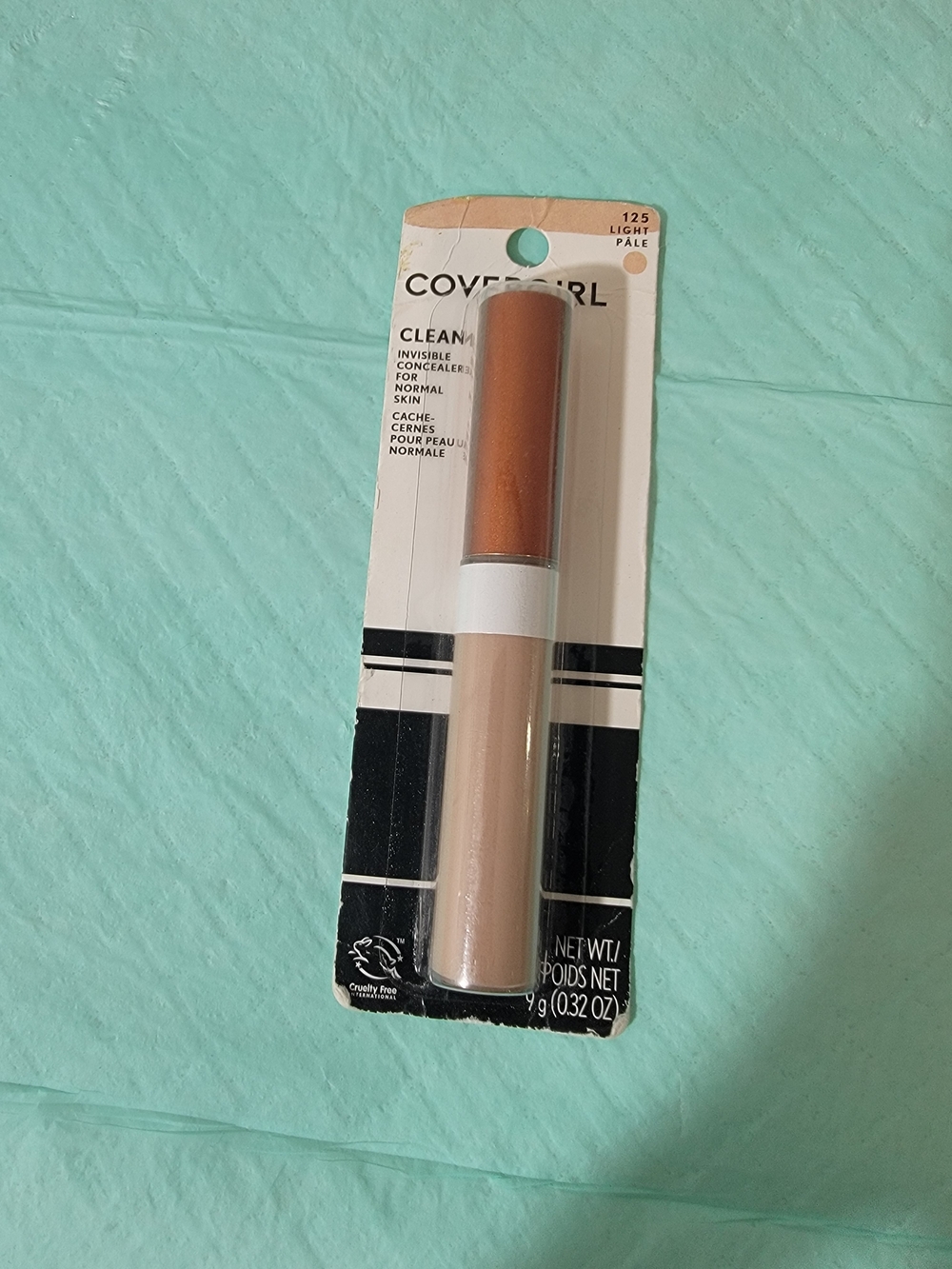 CoverGirl Clean Invisible Concealer - Light Pale (125)
